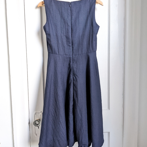 COS sleeveless fit and flare midi dress - Picture 6 of 10